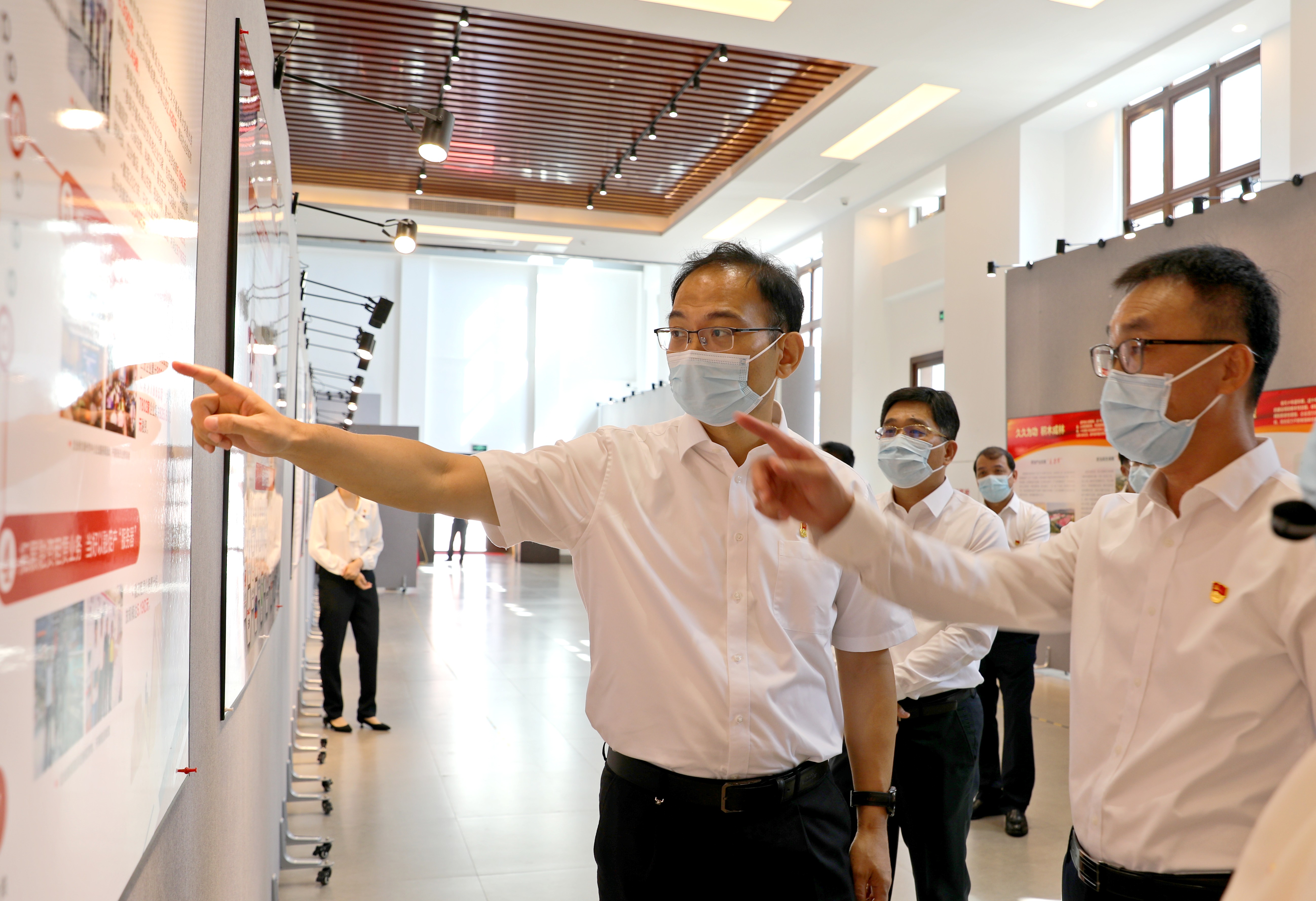 資本運(yùn)營集團(tuán)展區(qū).jpg 資本運(yùn)營集團(tuán)展區(qū).jpg