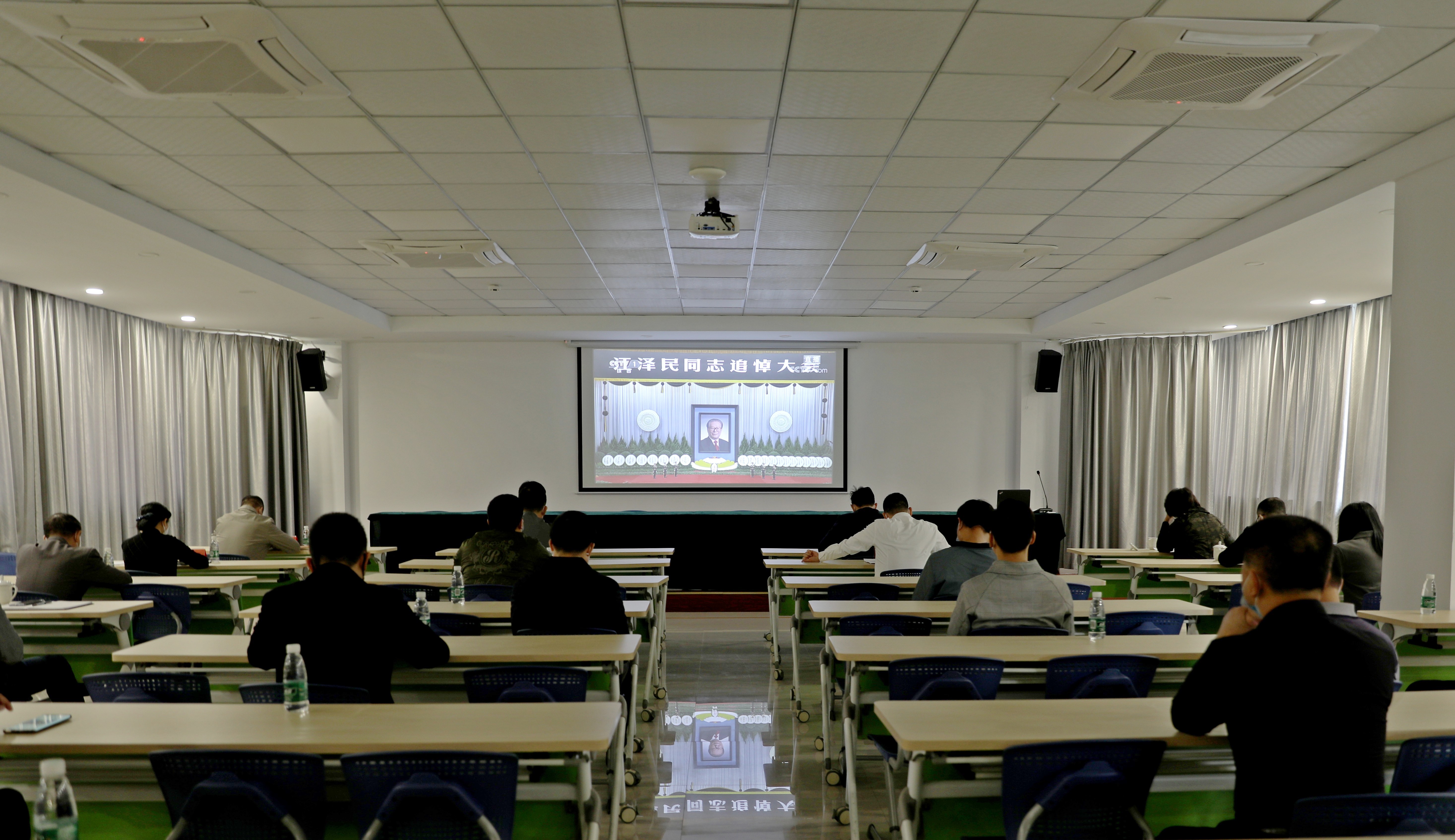 167048785984356.jpg 167048785984356.jpg